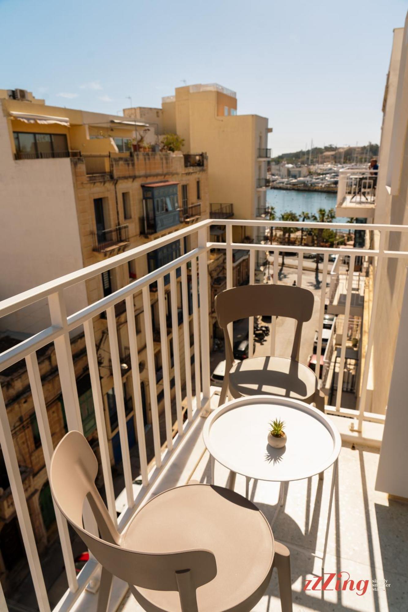 Stuart Rooms By Zzzing Gzira Exterior foto